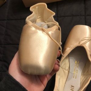 Bloch TMT Pointe shoes